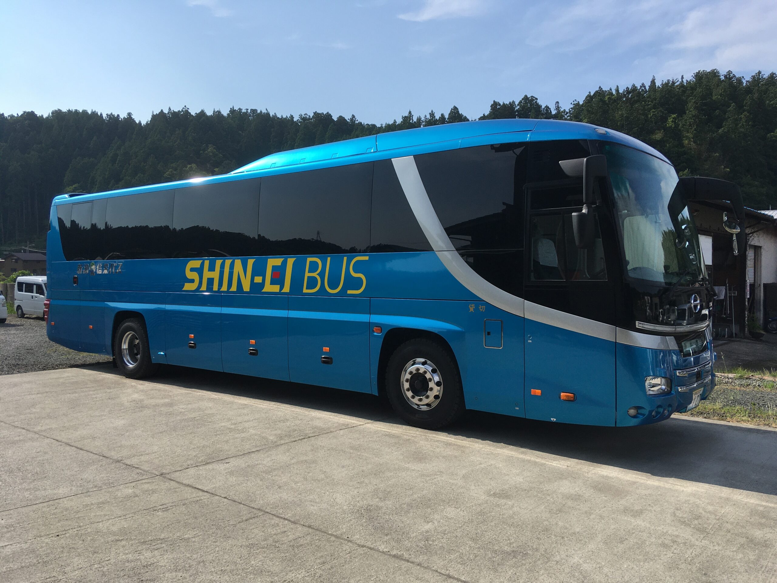 大型バス、導入いたしました！